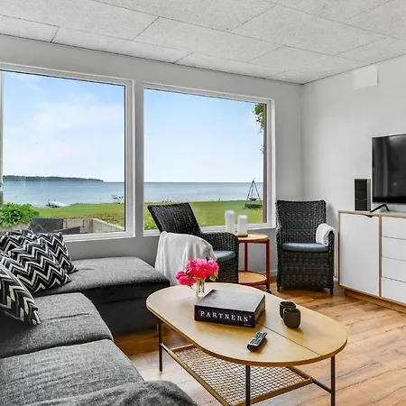 1 Bedroom Stunning In *